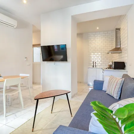 Serenity Deluxe Apartment *