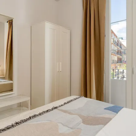 Serenity Deluxe Apartment *
